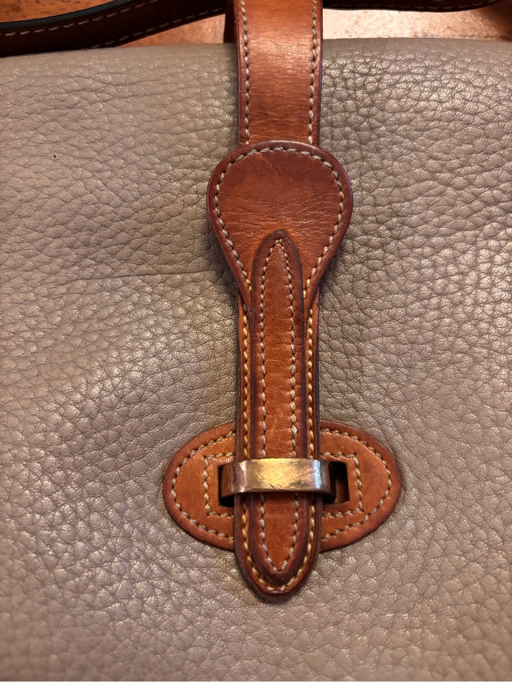 Vintage Dooney & Bourke Taupe Pebbled Leather Crossbody with Brown Trim Small - Picture 8 of 11